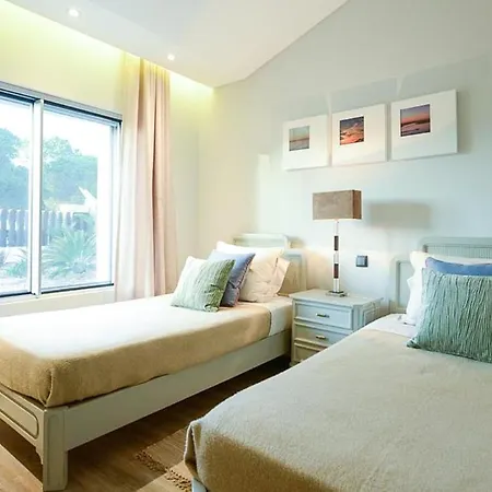 Vale Do Garrao Sleeps 8 With Pool Air Con And Wifi * 퀸타도라고
